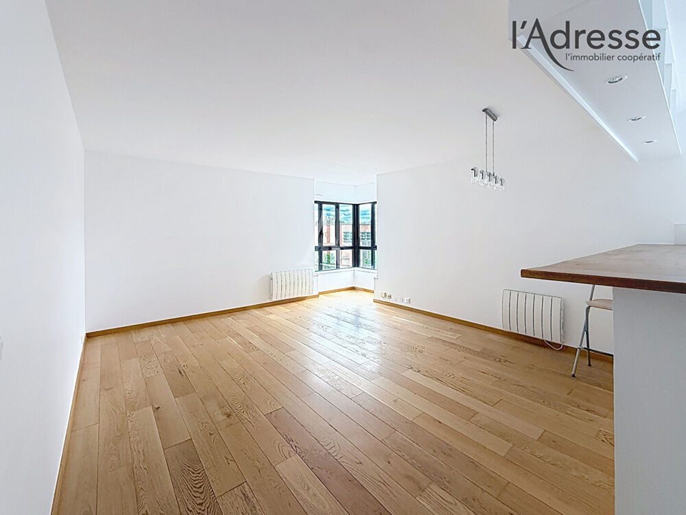 À louer - Appartement 3 pièces meublé SURESNES - 71 m² /Cave et parking