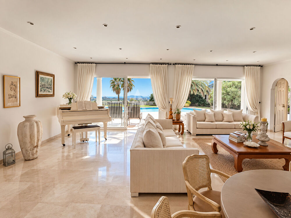 Vente Maison SECTEUR CASTELLARAS - PROPRIÉTÉ AVEC VUE MER, PISCINE & APPARTEMENT  3P INDÉPENDANT Pegomas