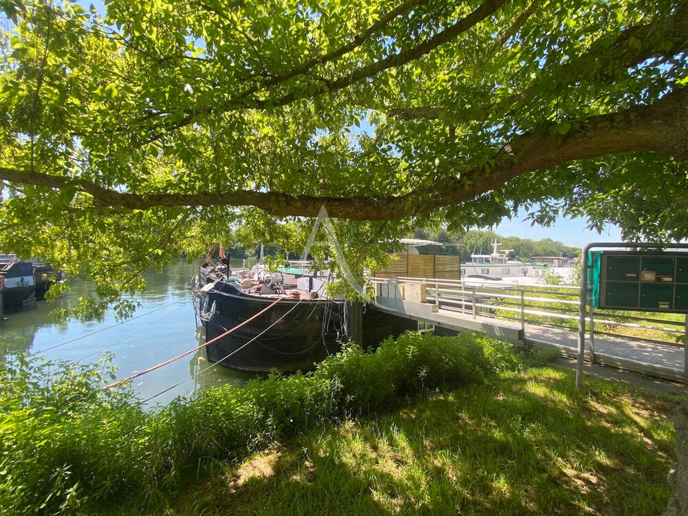 Péniche non navigante centre ville
