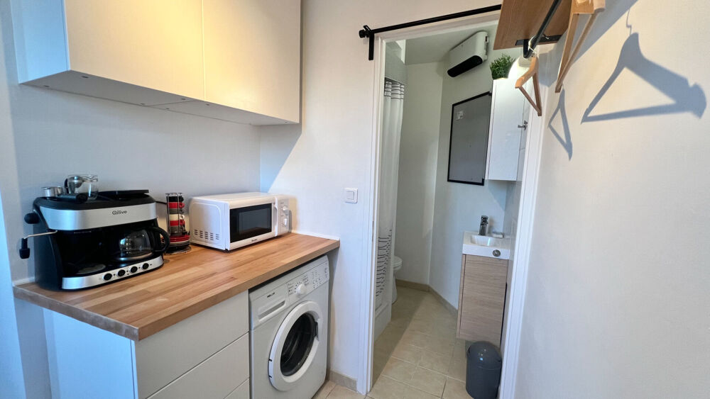 Location Appartement JOLI T1 rénové et Meublé Nice
