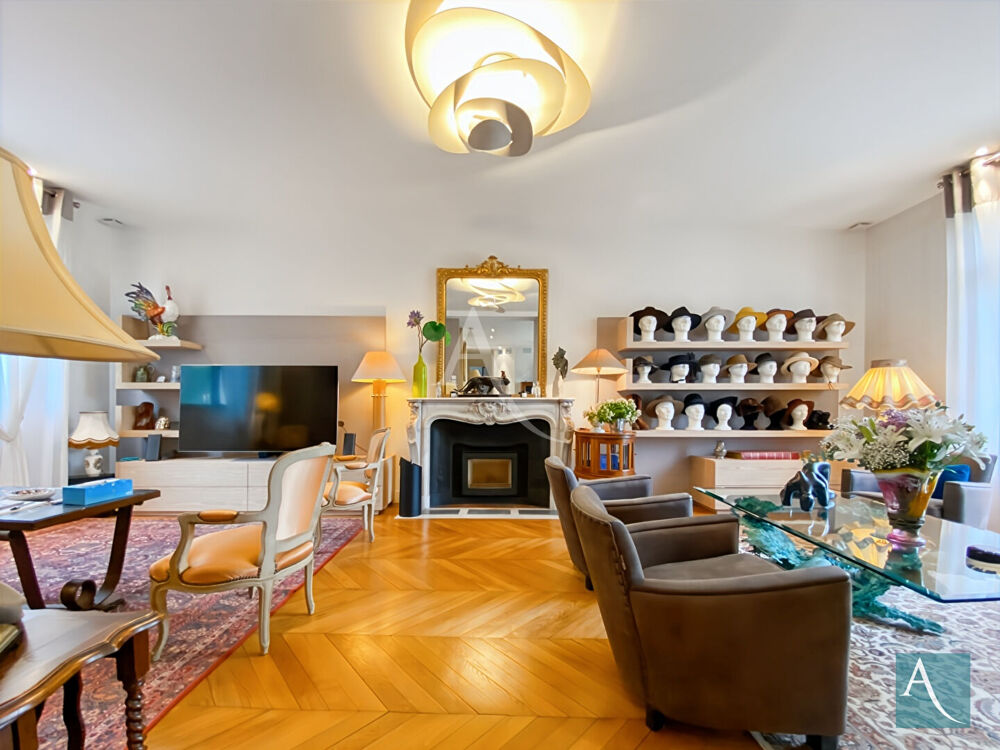 Vente Maison Maison de maître rénovée 19ème - 244 m² - Jardin paysager 850 m² - 5 chambres - Hyper centre - Etrechy 91580 Etrechy