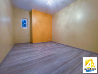 Appartement à louer 4 pièces 120 m²