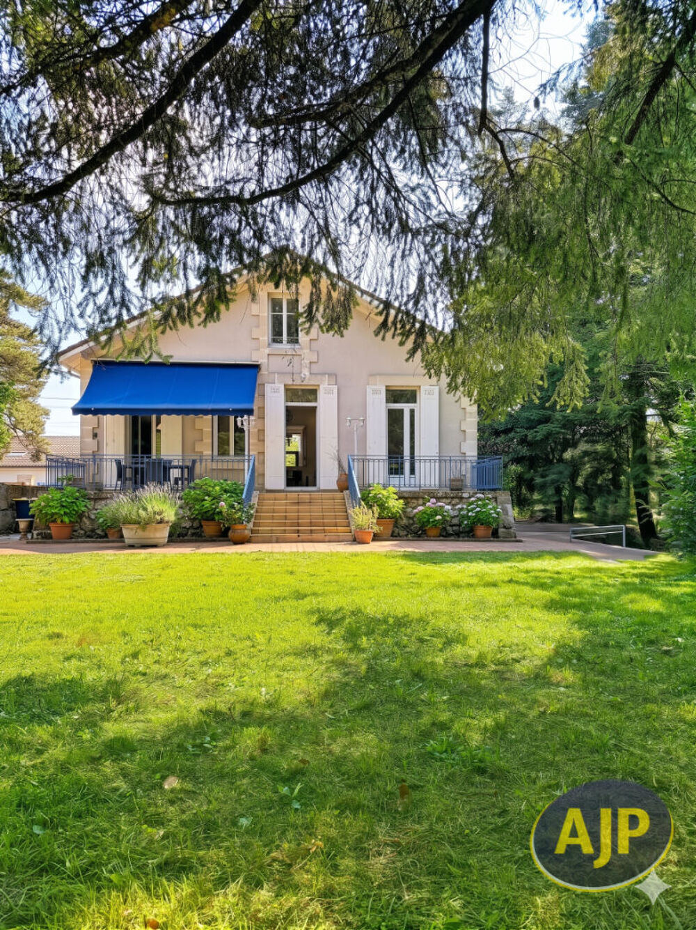 Vente Maison Maison de maître sur parcelle d'environ 1000m² Castelnau de medoc