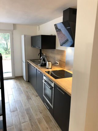  Appartement à louer 2 pièces 37 m²