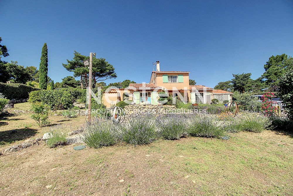 A VENDRE TOURTOUR - Maison 4 chambres 128 m² avec PISCINE sur un terrain de 1500 m² CLOS