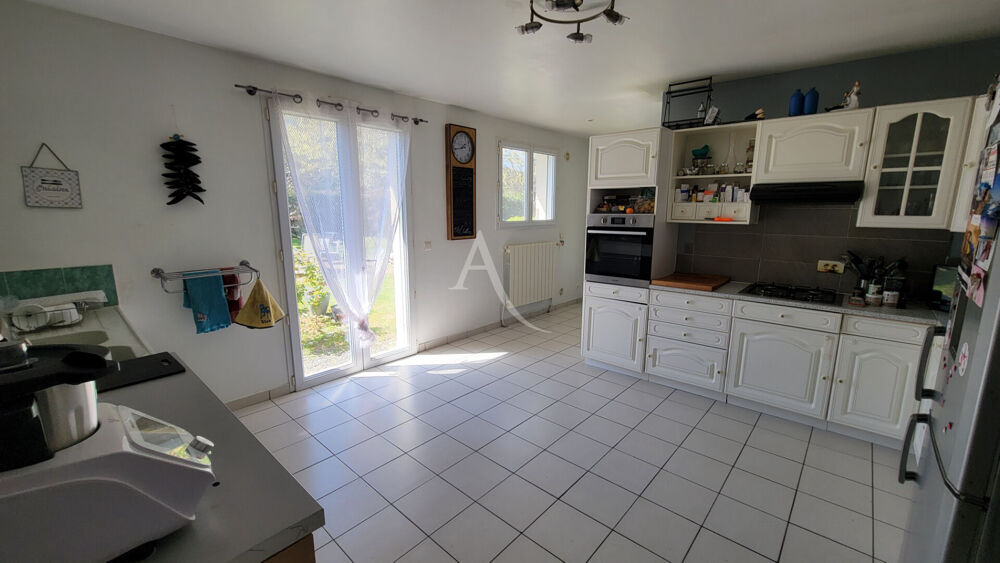 Secteur Morlaàs - Belle maison familiale de 189 m² avec 6 chambres, garage et grand terrain
