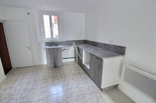  Immeuble à vendre 12 pièces 275 m²