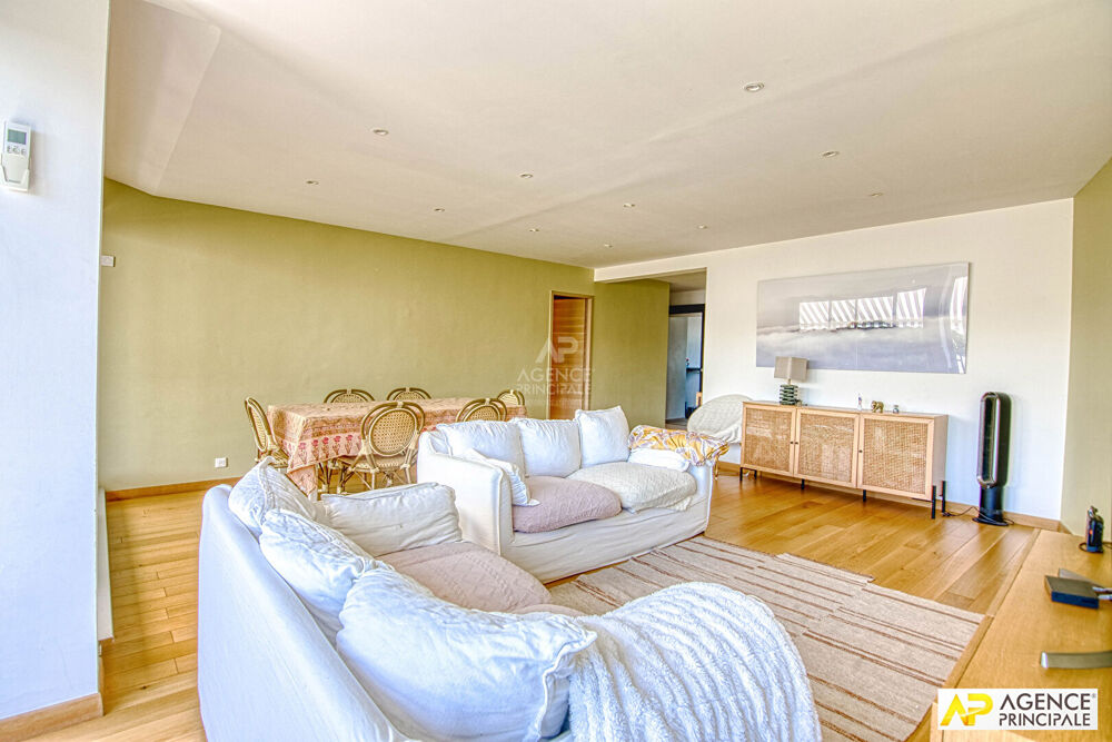 Vente Appartement Versailles Montreuil / Parc de Mme Elisabeth - Appartement 4 pièces 110 m² carrez  situé au 4ème étage avec ascenseur, cave et b Versailles