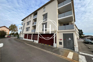  Parking / Garage à louer 