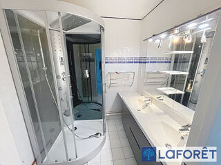  Appartement à louer 3 pièces 70 m²