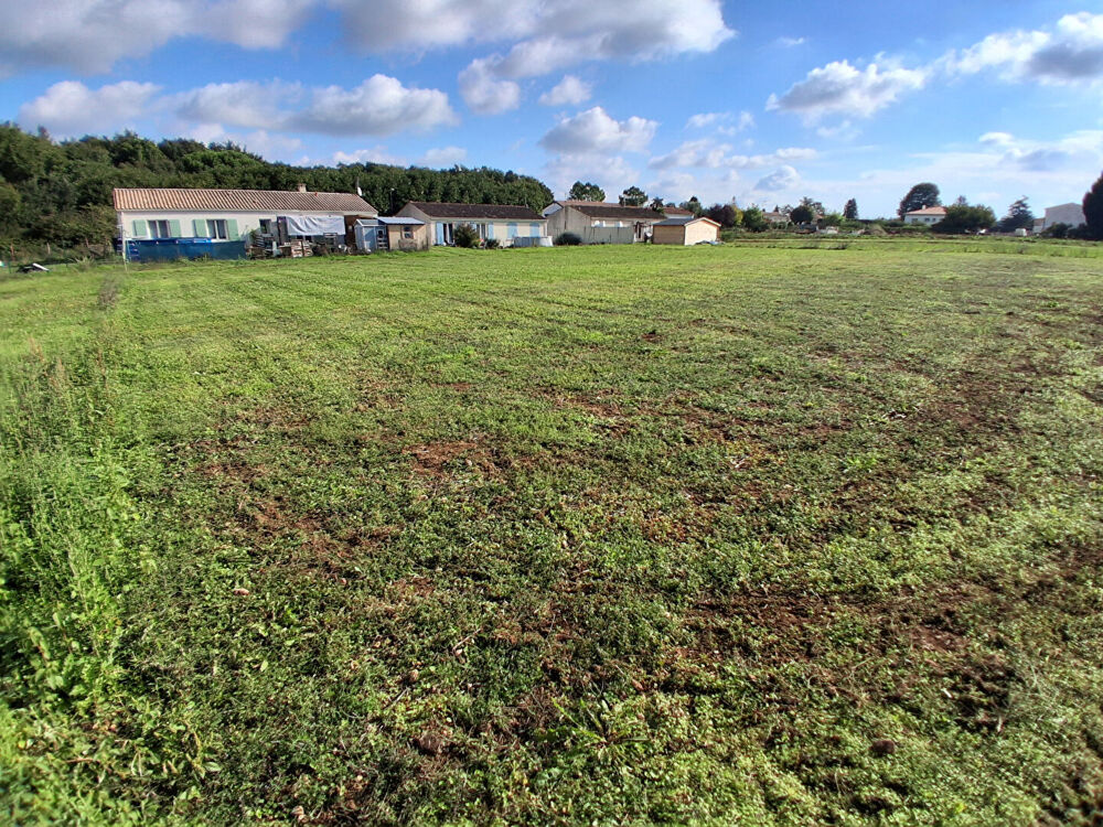 Vente Terrain Terrain plat constructible entre Trizay et Pont L'Abbé  1557M2 au total Trizay