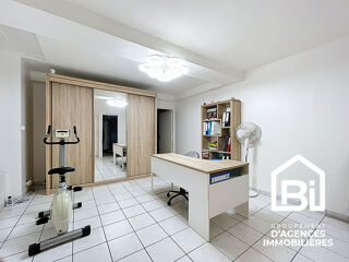  Appartement à louer 5 pièces 124 m²