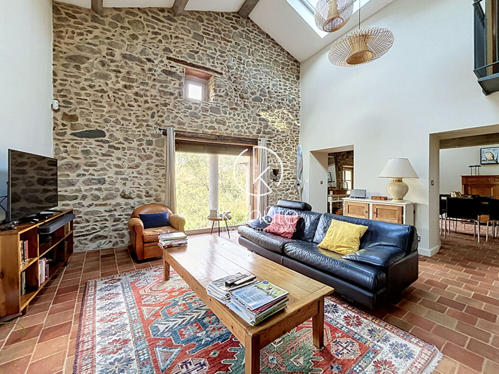 Vente Maison Demeure de charme située sur la commune de Courzieu à 15 min de l'Arbresle, 7 pièce(s) 200 m2, 5ha de terrain, garage, caveau et Courzieu