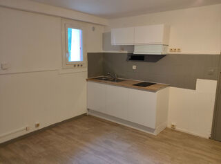  Appartement à louer 2 pièces 32 m²