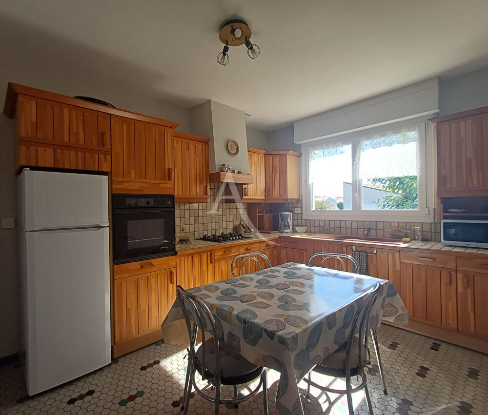 Vente Maison MAISON FAMILIALE AVEC GRAND GARAGE ET JARDIN ARBORÉ Port des barques