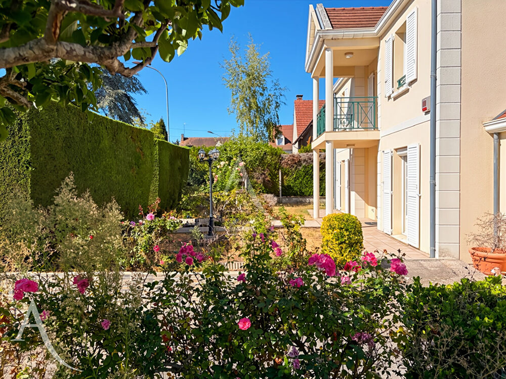 Maison 7 pièces - 236m² utiles - 153 m² habitables - Garage 52 m² - Dépendance 31 m² - Terrasses 64 m²- Leuville-sur-Orge 91310