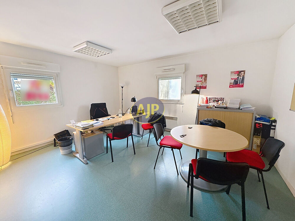   Local d'activité Merignac 4 pièce(s) 62.17 m2 