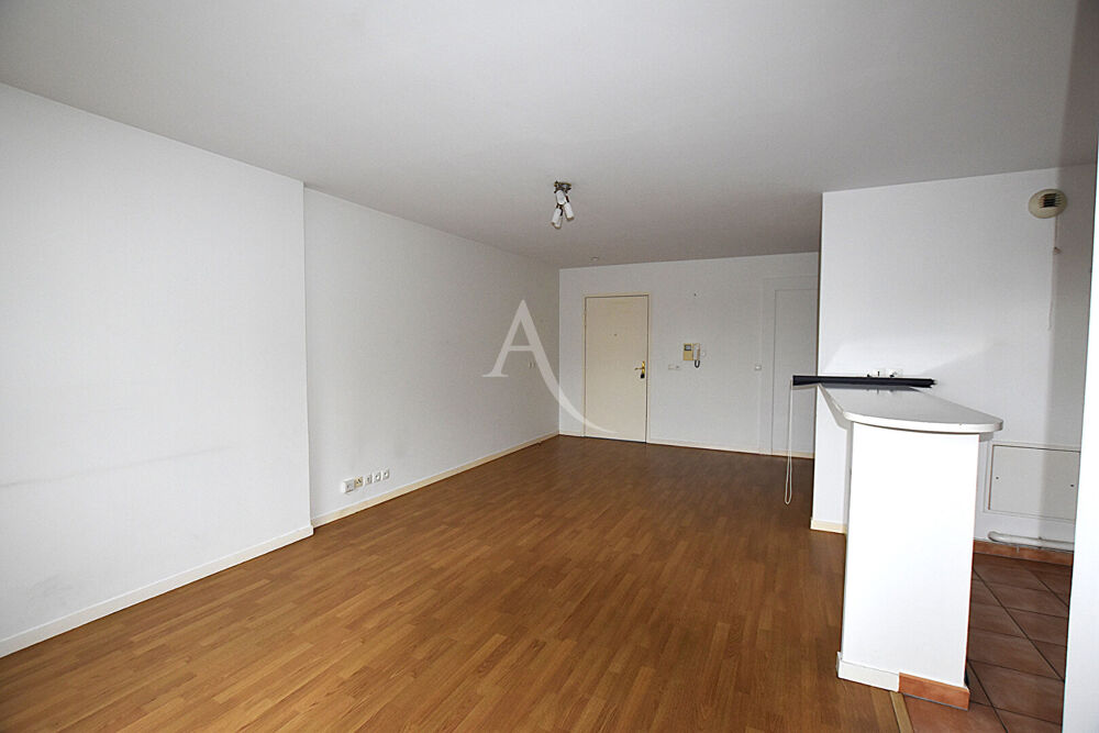 Vente Appartement À vendre : Appartement 2 pièces à Combs-la-Ville Combs la ville