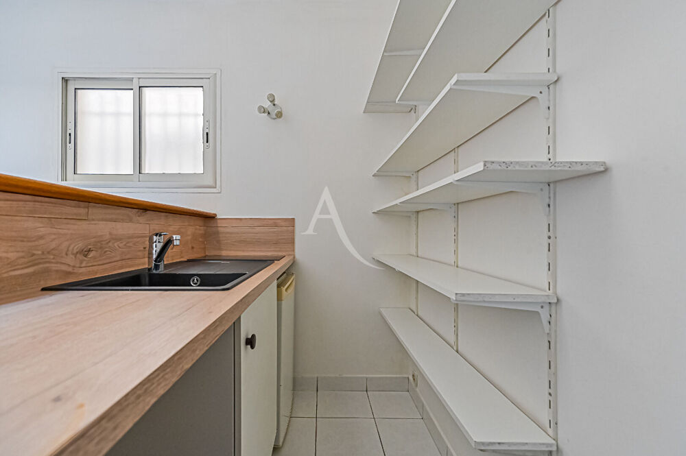 Vente Appartement A deux pas de la rue Cler - 2 pièces lumineux Paris 7