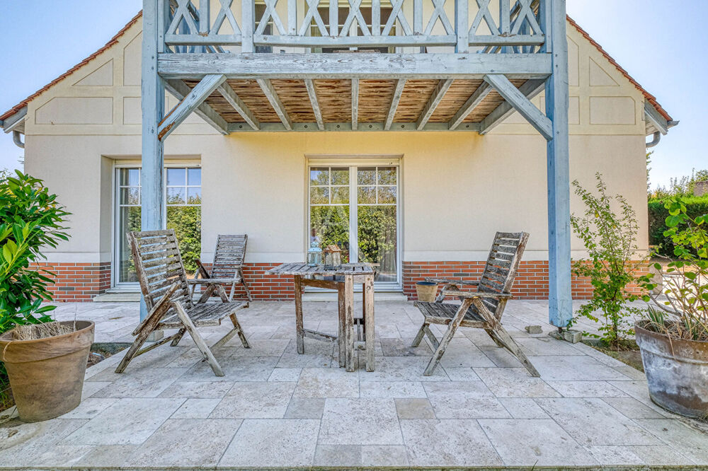 Bailly-Romainvilliers : Maison familiale de 160 m², terrain 887 m², vue lac