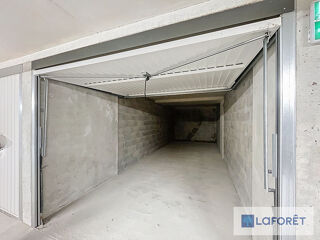  Parking / Garage � louer 