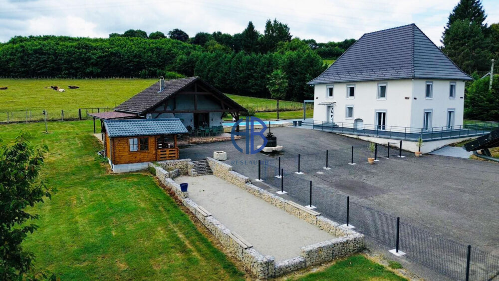 Superbe maison 8 pièces climatisée avec piscine, salon d'été climatisé et dépendances
