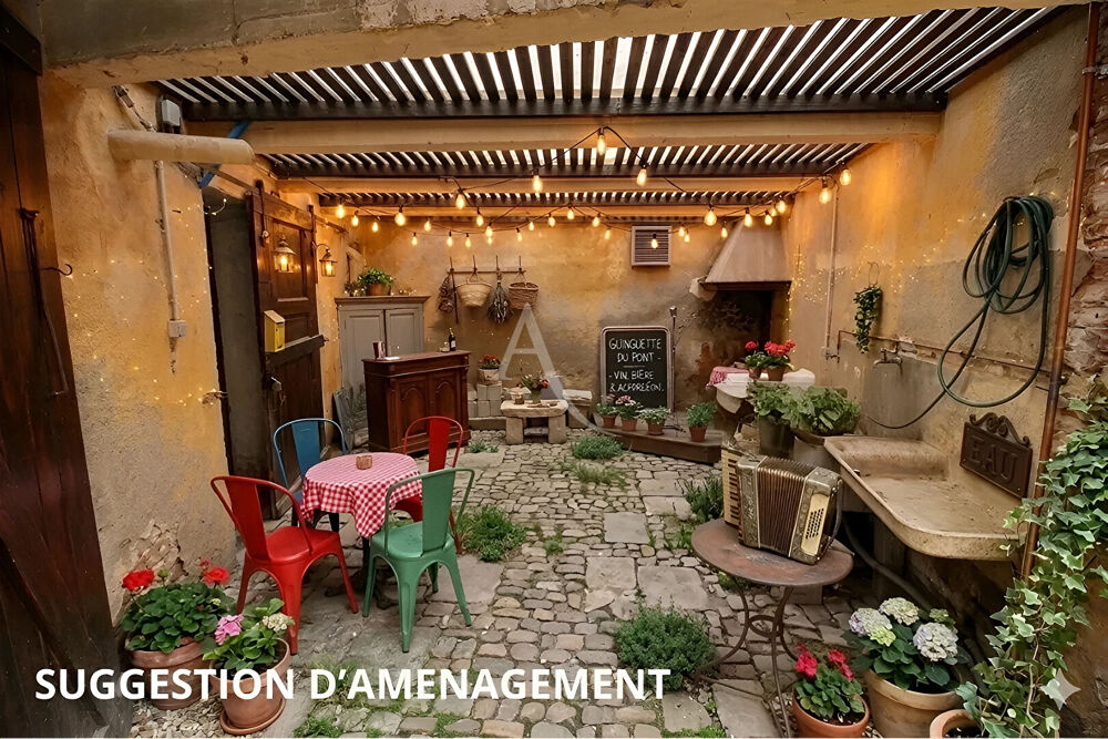ANCIENNE BATISSE ENTIEREMENT RÉAMÉNAGÉE DEVELOPPANT 155 M² + GARAGE ET GRANGE