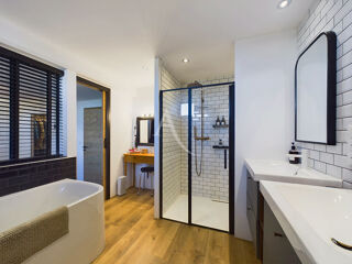  Maison  vendre 7 pices 223 m