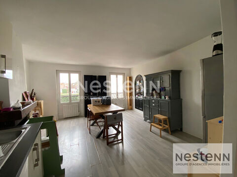   T5 non meubl� / centre-ville de Contres / 2 chambres + 1 bureau / 89m� habitables Appartement - 5 pi�ce(s) - 89 m�