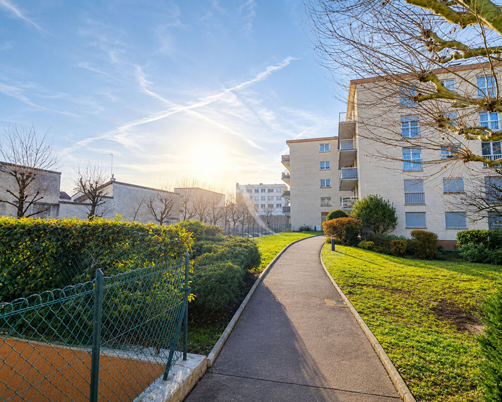 Vente Appartement Studio à La Varenne Saint Hilaire de 23.55 m2 avec avec cave + parking La varenne saint hilaire