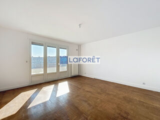  Appartement à louer 3 pièces 55 m²