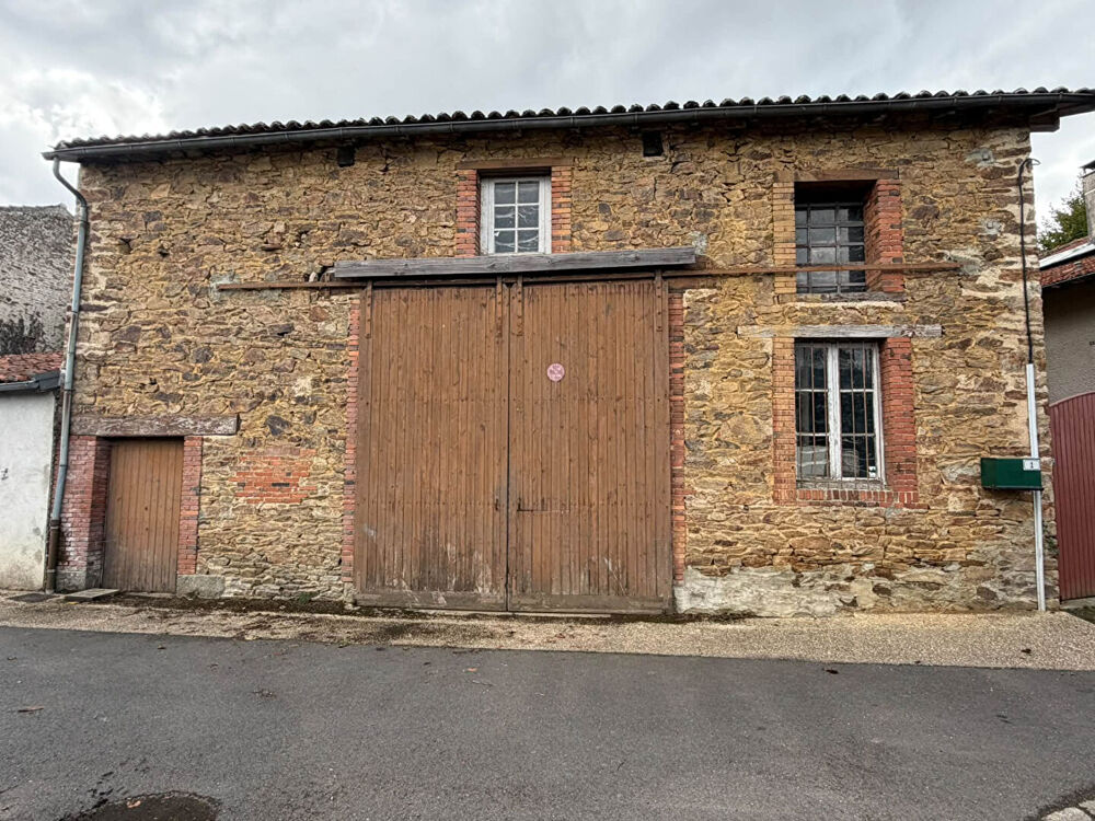 Vente Maison HAUTE VIENNE - Charmante maison familiale avec 5 chambres, grande grange, cour privative, verger et équipements énergétiques per Saint bonnet de bellac
