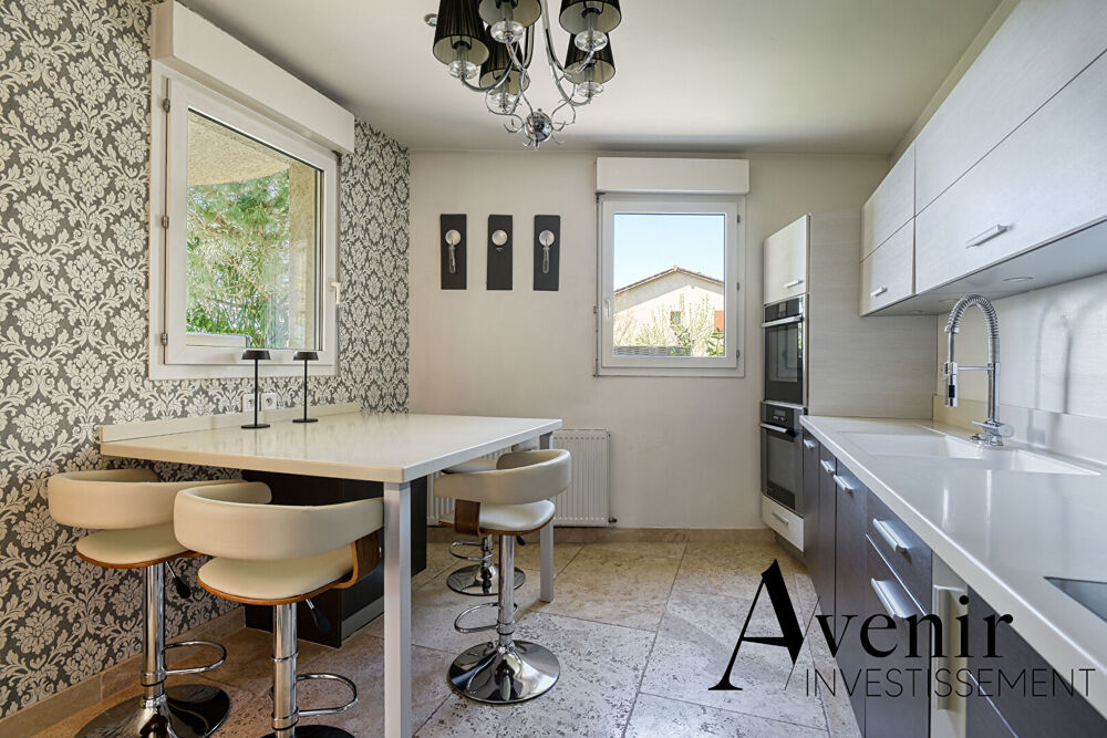 Vente Maison Magnifique maison de 221 m2 - Vue dégagée - 6 chambres Rillieux la pape