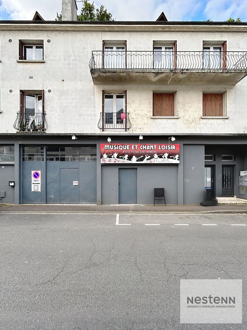   A VENDRE A SAINT-AVERTIN en plein centre  bourg : local commercial avec potentiel Saint avertin