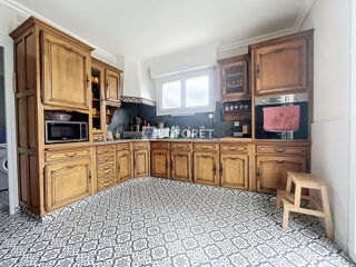  Maison  vendre 9 pices 210 m