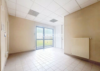  Immeuble à vendre 4 pièces 236 m²