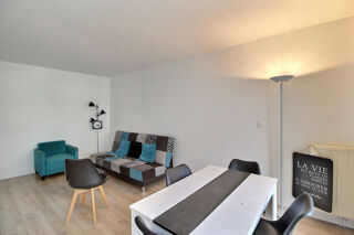 Vente Appartement Appartement  3 pièces 64.34 m2 double exposition, avec deux balcons et un parking couvert Massy