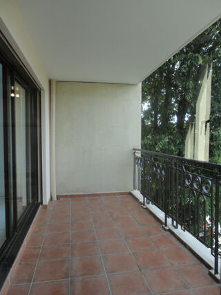  Appartement à louer 3 pièces 75 m²