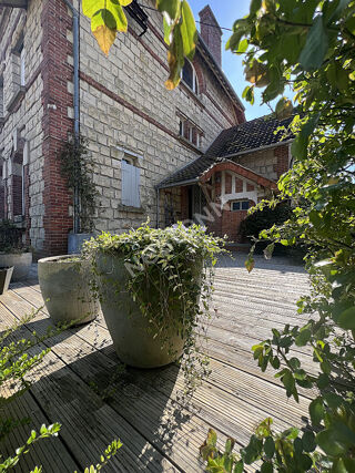  Maison  louer 8 pices 223 m