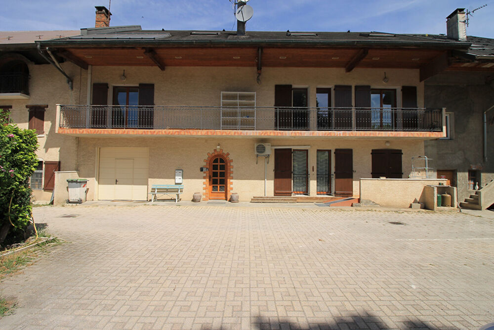 Maison 12 pièces - Porte de Savoie - calme et verdure