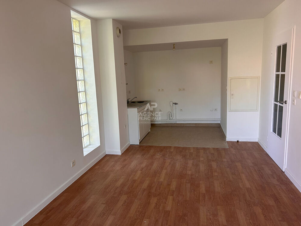 Appartement Maisons-laffitte 2 pièce(s) 38.29 - hyper centre - marché - terrasse-parking sous sol