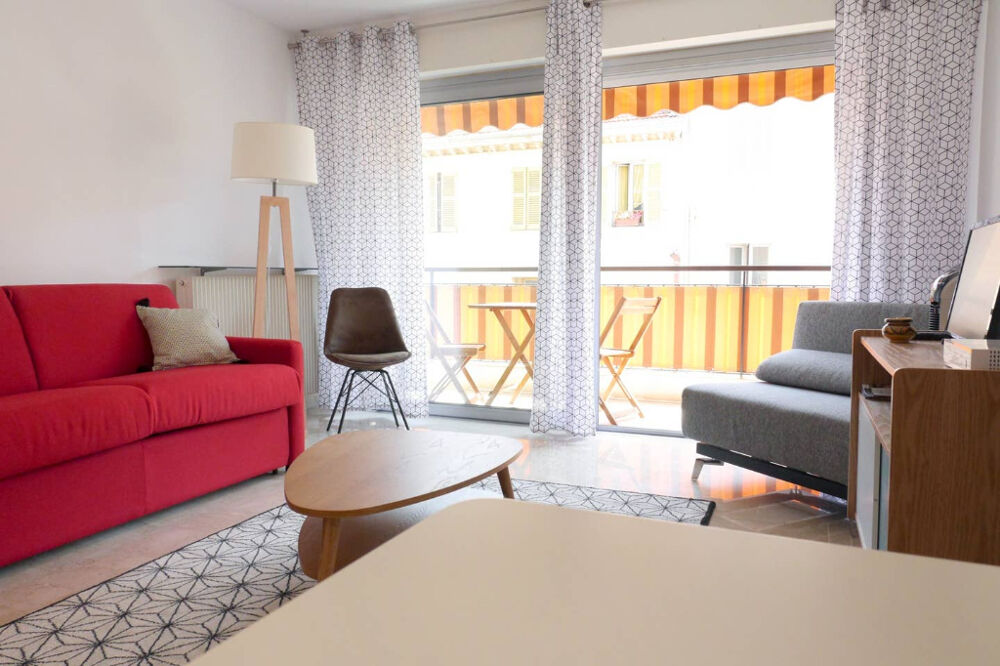 Location Appartement Studio meublé à deux pas de la rue d'Antibes et de la Gare Cannes