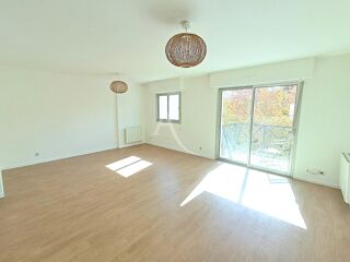  Appartement à louer 2 pièces 72 m²