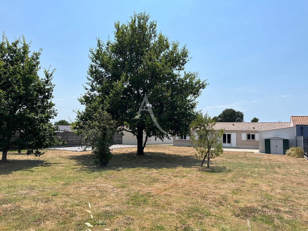 Maison familiale parfaitement entretenue avec extension récente, jardin d'hiver et terrain clos de 1 180 m²