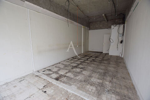 PROCHE CENTRE-VILLE NANGIS, LOCAL COMMERCIAL DE 53 M&sup2; ENVIRON 65000 77370 Nangis