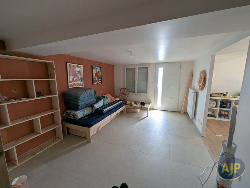 Location Maison Maison Montaigu Vendee 7 pièce(s) 164 m2 Montaigu vendee