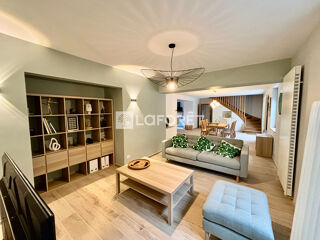  Maison  louer 8 pices 202 m