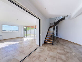  Maison à louer 7 pièces 225 m²