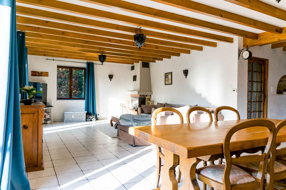 Vente Maison Beaux volumes pour cette maison avec agréable terrain et grande dépendance Fresne saint mames