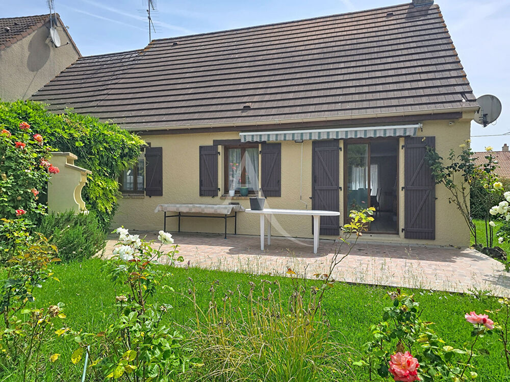 Vente Maison Maison 5 pièces 102 m² - 3 chambres - Jardin -  Longnes - Fort potentiel ! Longnes